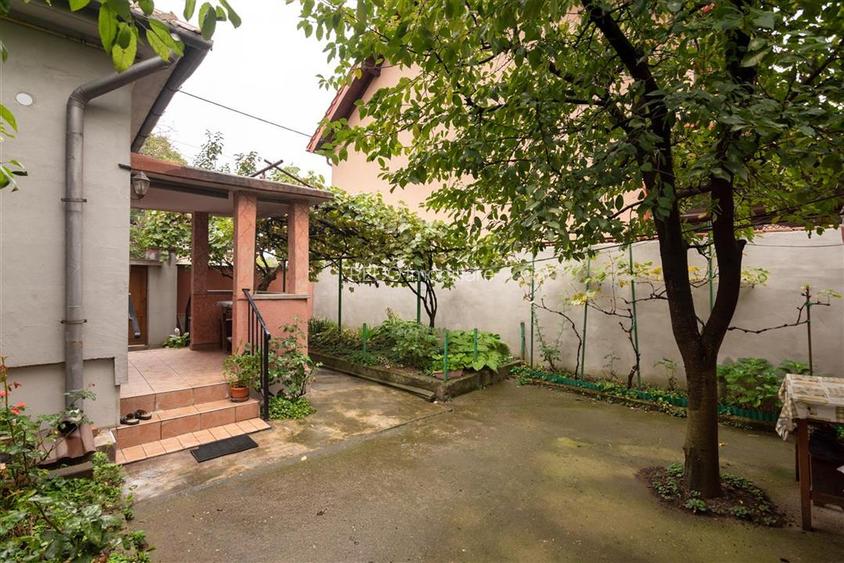 RECO, Casa cu dublu front, iesire la 2 strazi, Zona Iosia,  singur in curte, ter - 24