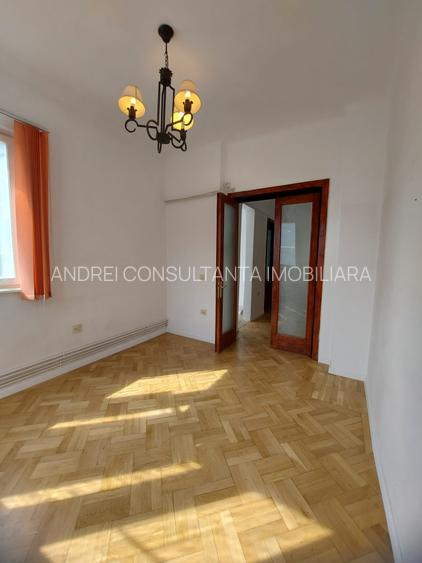 Vanzare 3/4 camere in vila Cotroceni la etajul 1 - 9