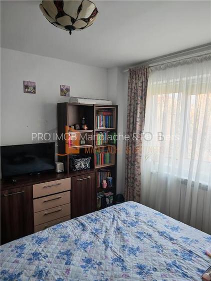 Apartament 3 camere cf 1 semidecomandat in zona Crang - 4