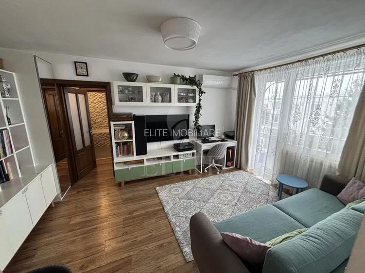 Apartament 3 camere în zona STRAZII DONAT - 8