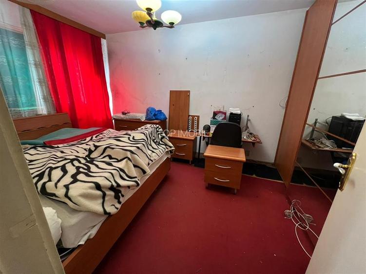 Vanzare apartament 2 camere - Podu Ros - etaj 2 - 3