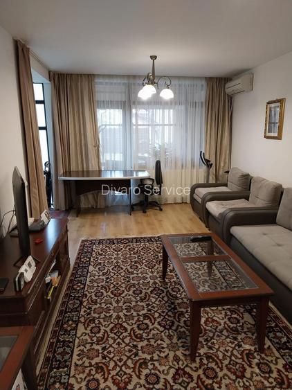 Vanzare proprietate cu doua case si intrari separate curte Giulesti - 4