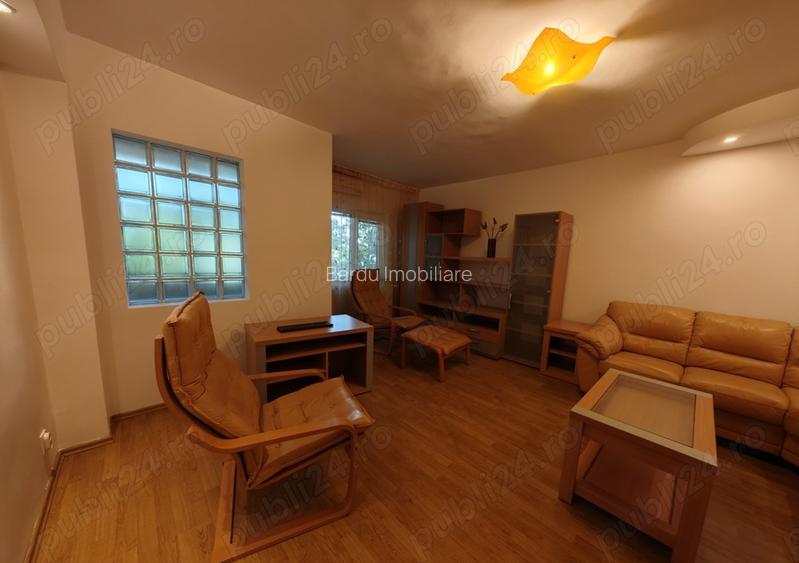 Apartament 3 camere Uverturii/ Decomandat/ Etaj intermediar - 2