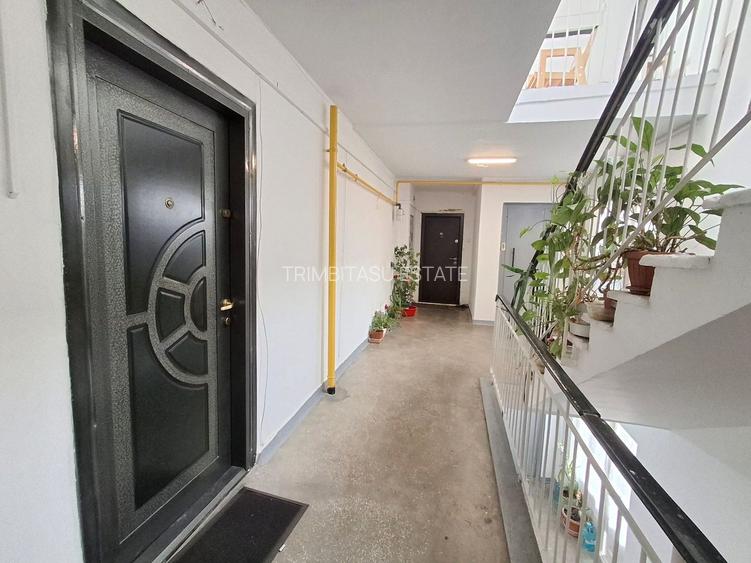 De Vanzare Apartament cu  3 camere  zona Mall Vitan - 12