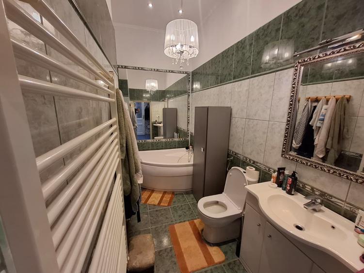 Inchiriez apart 3 camere + 1 cam spatiu depozitare Str. V. Alecsandri ID: 45351