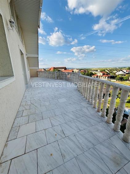 VILA CU 14 CAMERE SI 3405 MP TEREN IN SANMARTIN - 25