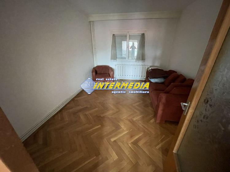 Apartament 3 camere etaj 2 +garaj + boxa in Cetate zona Caroline - 5