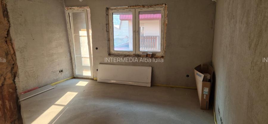 Apartament 2 camere Decomandat Centrala Renovat incalzire pardoseala Pod Mansard - 2