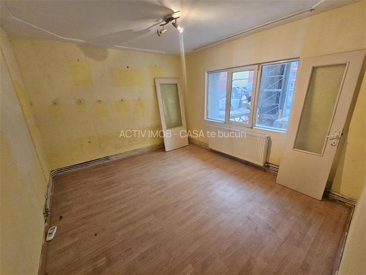 Resita, 2 Cam. Cf. 1, Et. 1, Micro 2 - 3