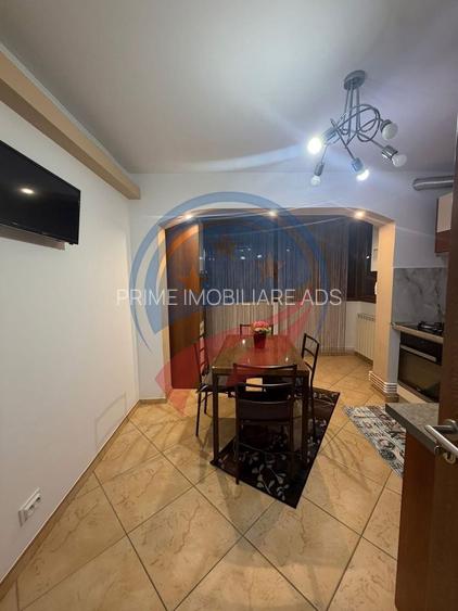 Închiriere apartament 3 camere decomandat – Craiovița Nouă - 2