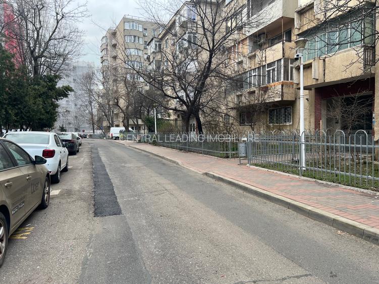 Vitan Mall strada Rarau - 21