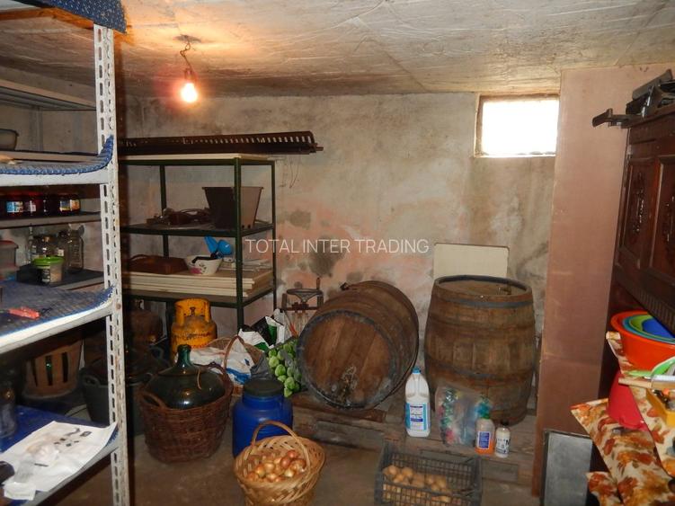 Calugareni-Branistari-casa 4 camere, teren 1965 mp, curent, put, libera,69900 € - 9