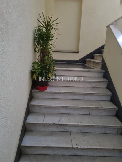 UNIVERSITATE, BATISTEI, LANGA METROU, AP. 2 CAM PENTRU BIROURI - 12