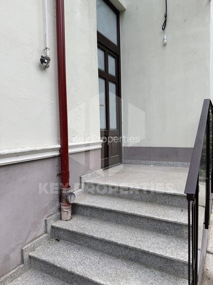 Piata Romana, mansarda boema, finisaje in linii simple si elegante - 14