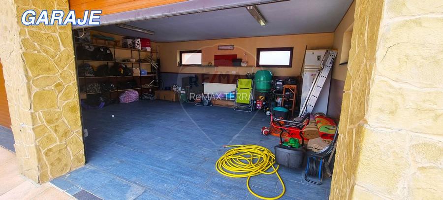 Eleganță și confort într-o casă cu personalitate - 24