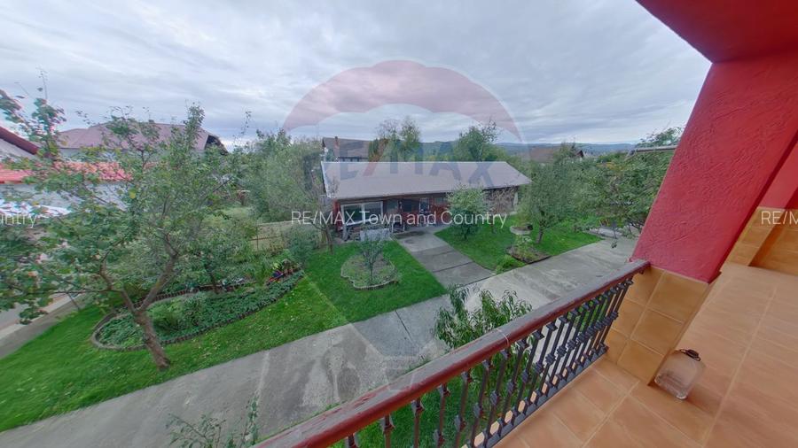 Casă / Vilă cu 16 camere de vânzare în zona Bobâlna - 24
