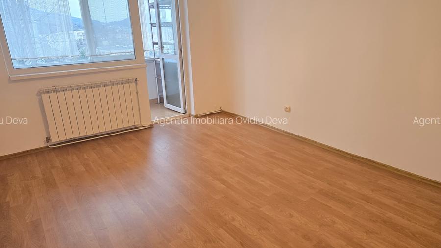 Vand apartament  3 camere cu intrari separate in Deva, zona Titu Maiorescu, - 3