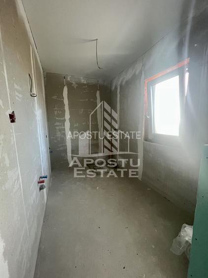 Duplex cu 4 camere, dressing si 3 bai. Toate utilitatile, la asfalt. - 11