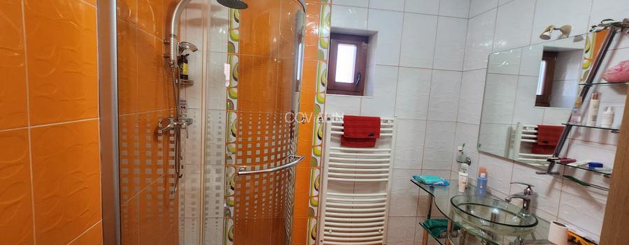 Casa Ghimbav, 8 camere,  S+P+M,teren 736 mp, pretabila locuinta, birouri, cazare - 33