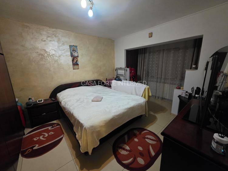 Apartament 3 camere decomandat Piata Brotacei - 137000 euro - 7