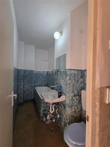 Garsoniera decomandata,etaj intermediar,Oradea,cartier Rogerius - 6