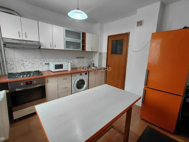 Spatios-Decomandat 3 minute de  Metrou - 9