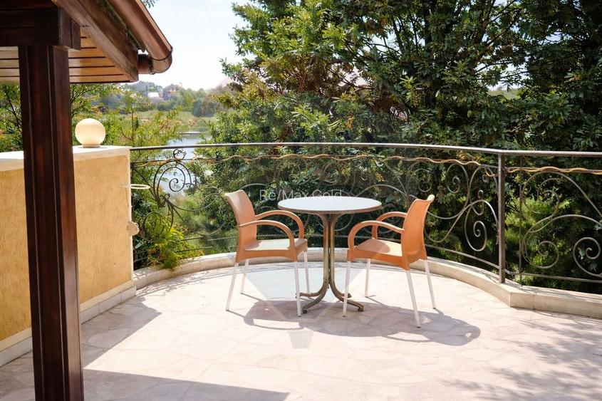 Vila la Lacul Snagov deschidere 21 ml,  ponton propriu - 18