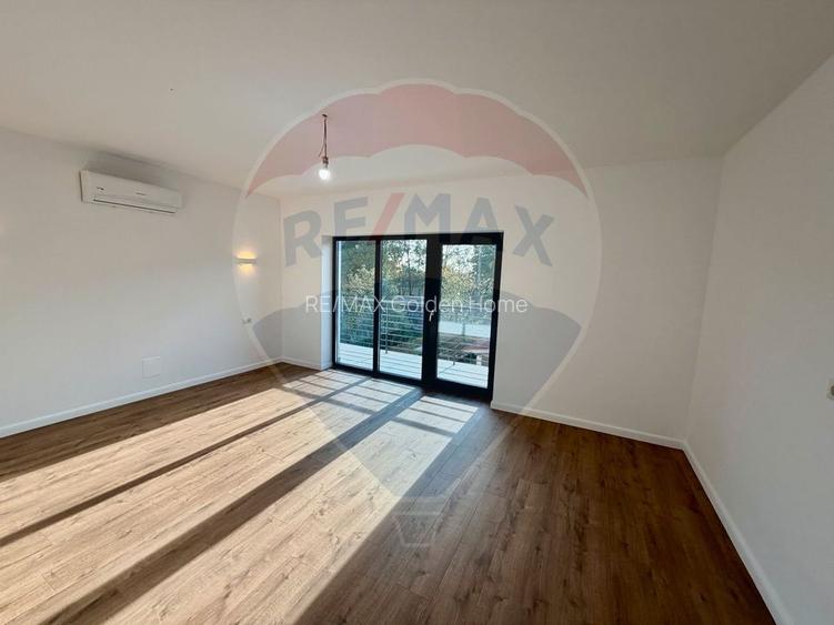 Casă / Vilă cu 4 camere de vânzare în zona Dedeman - 25