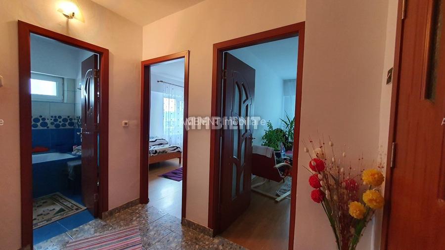 Apartament 3 camere, etaj 7, decomandat, zona TRAIAN - BCR; - 2