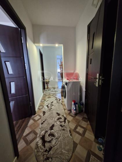 Apartament cu 3 camere foarte aproape de statia de metrou 1 Decembrie 1918 - 22