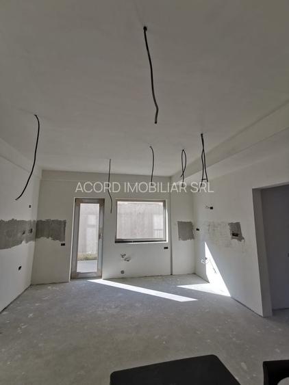 Casa de vanzare Duplex zona Carrfour - 2