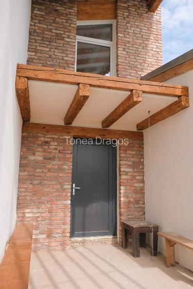 casa semifinisata, cu totul diferita, in varf de deal, de vanzare - 12