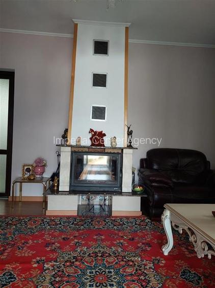 Vila de vanzare P+1 si  4200 mp teren in Com Livezi - 4