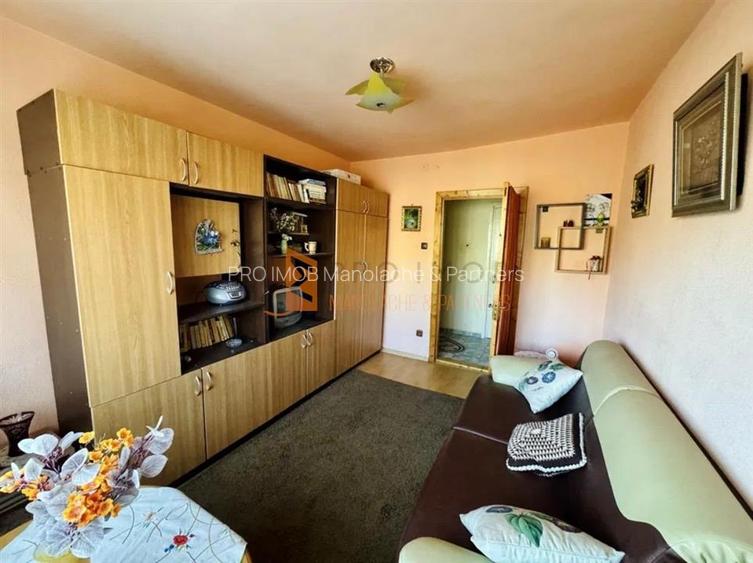 Apartament 3 camere cf 1 decomandat zona Micro 14 - 4