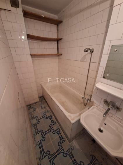 Apartament cu 2 camere decomandat, etaj 3/8, zona Dacia - 10