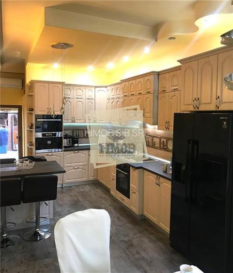 Casa 8 camere 6 bai 450 mp teren in zona Terezian - 15