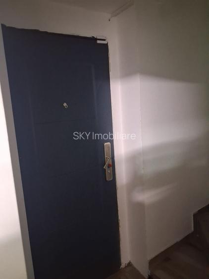 Spațiu comercial complet echipat - 12