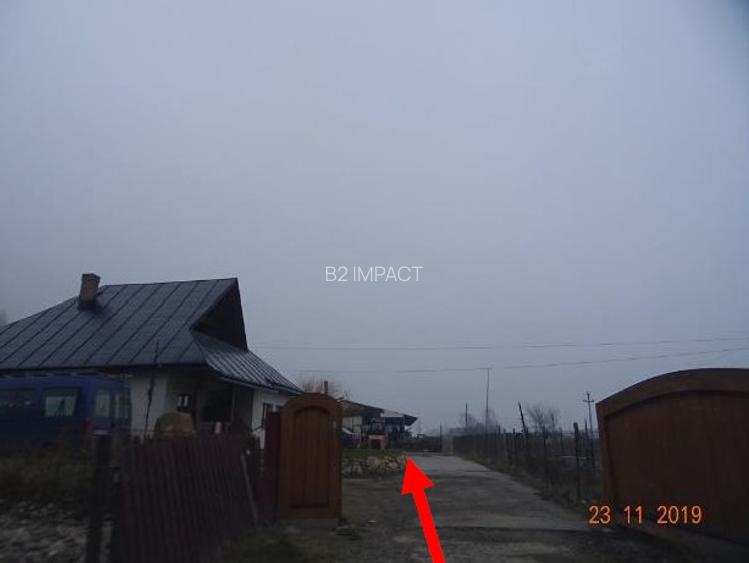 Teren intravilan 1.000 mp + hala debitare si hala prelucrare lemn - 2