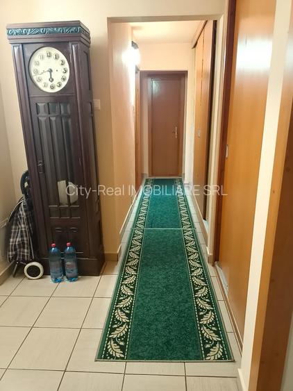 3 camere decomandate , centrala pe gaze, mobilat ,zona Dacia , pozitie excelenta - 4