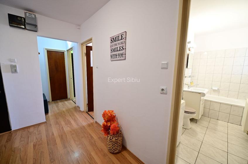 Apartament 2 camere decomandat de închiriat – zona Vasile Aaron, lângă Shopping - 7