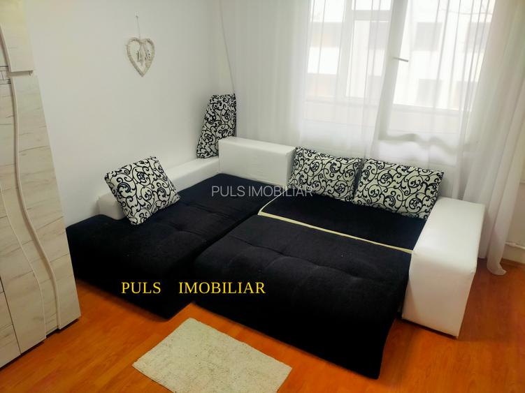 City Mall : Apartament trei camere,două holuri,etaj 2 , gaze , balcon generos - 11