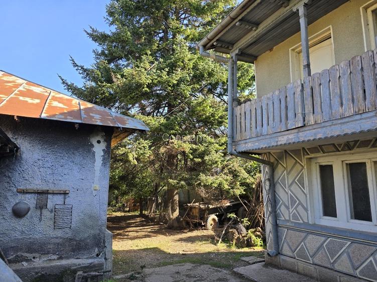 Teren 1300mp cu casa batraneasca - 9