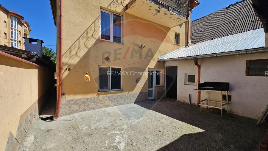 Casă individuală de vânzare | P+E+M | Central | Cristian - 20