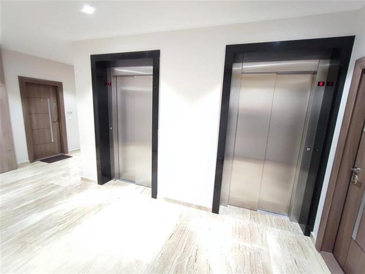 Bloc nou - langa Universitatea Bacovia - 2 camere - mobilat si utilat nou - 13