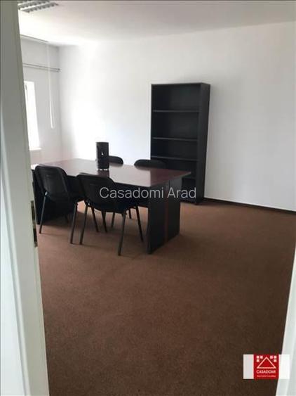 Hala renovata, cu acces rapid la autostrada - 9