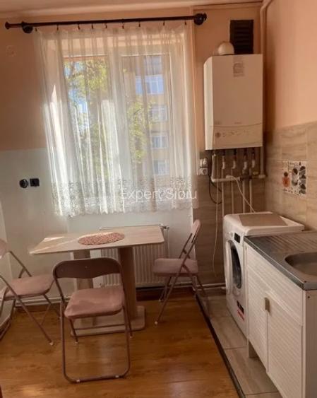 Închiriez apartament 2 camere decomandat – zona Mihai Viteazul - 4