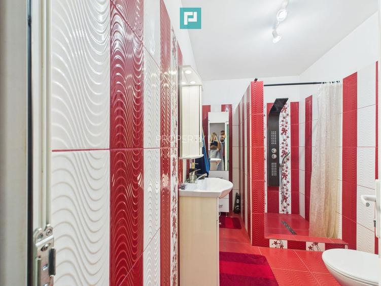 Casă spațioasă cu grădină în Topolovățu Mare - 8