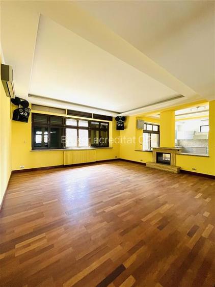 VANZARE VILA 8 CAMERE 652 mp teren zona Sisesti Sector 1 - 19