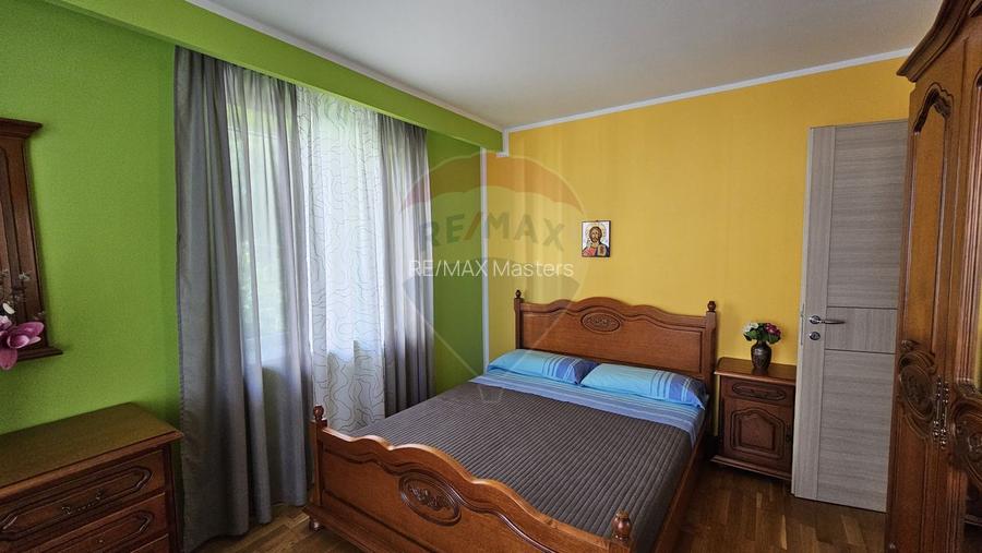 Casă / Vilă de lux cu 8 camere de vânzare in Obcini, Suceava - 37