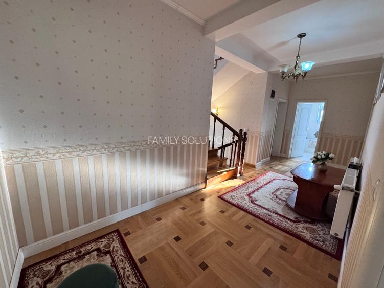 Casa deosebita sector 4 P+1+M. 6 cam.Util 418mp. Teren 1638m - 25